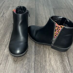 Sugar black dress booties with zippers and cheetah print